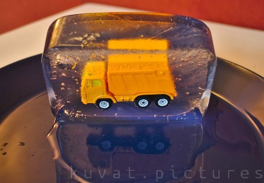 Dihydrogen monoxide ice cake with an orange garbage truck
